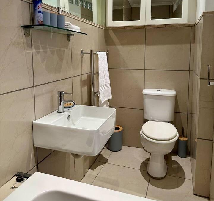 To Let 2 Bedroom Property for Rent in Sea Point Western Cape